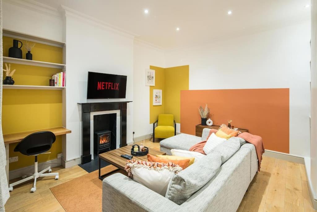 Superb Retreat Central Next Tube Apartment London Bagian luar foto