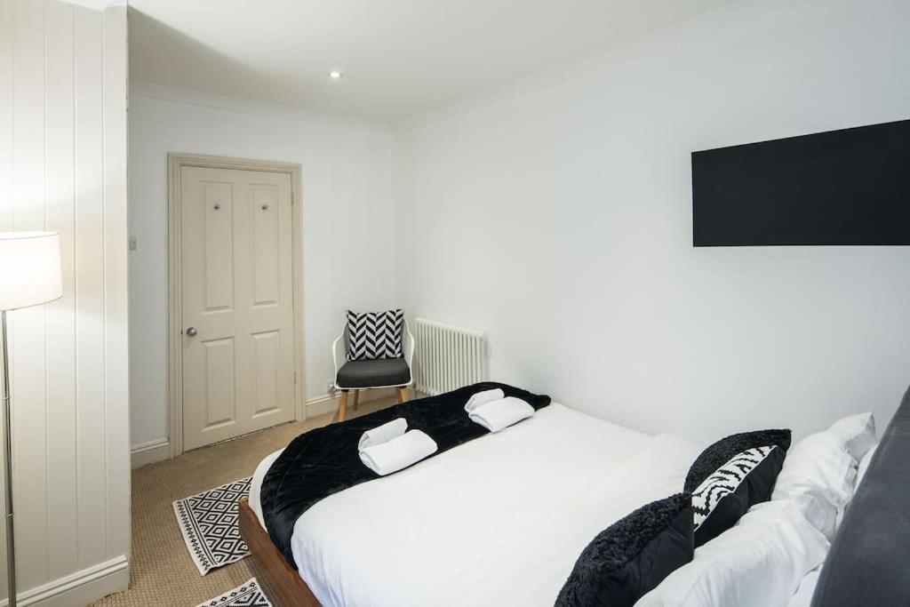 Superb Retreat Central Next Tube Apartment London Bagian luar foto
