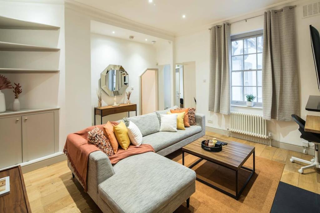 Superb Retreat Central Next Tube Apartment London Bagian luar foto