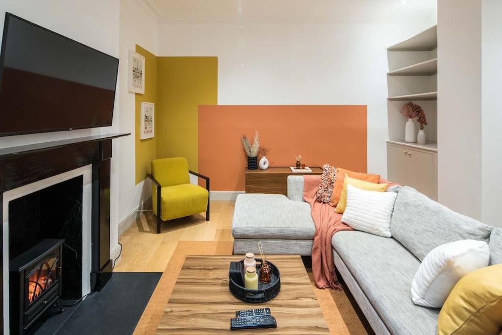 Superb Retreat Central Next Tube Apartment London Bagian luar foto