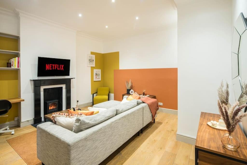 Superb Retreat Central Next Tube Apartment London Bagian luar foto