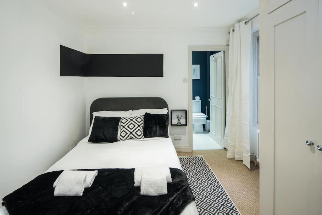Superb Retreat Central Next Tube Apartment London Bagian luar foto
