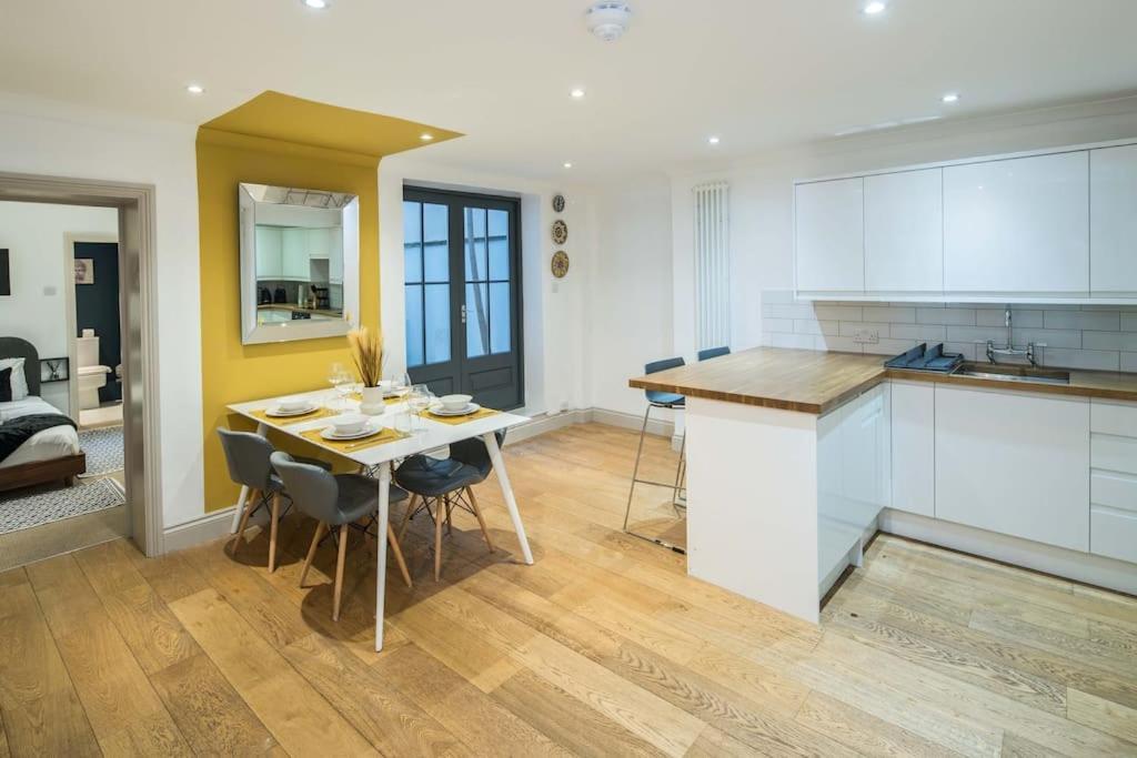 Superb Retreat Central Next Tube Apartment London Bagian luar foto