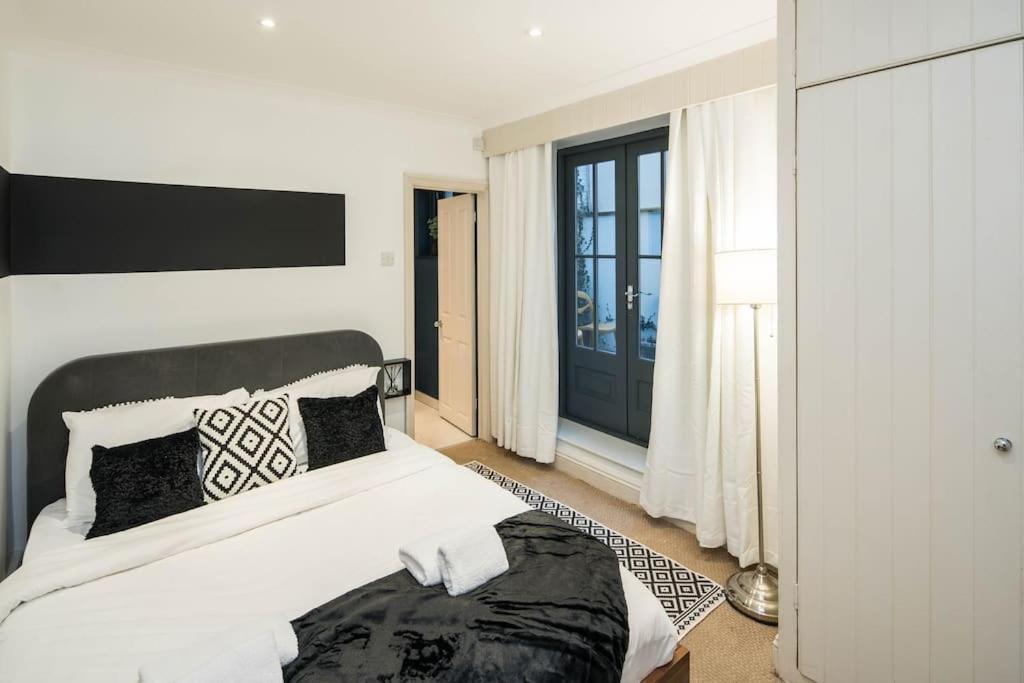 Superb Retreat Central Next Tube Apartment London Bagian luar foto