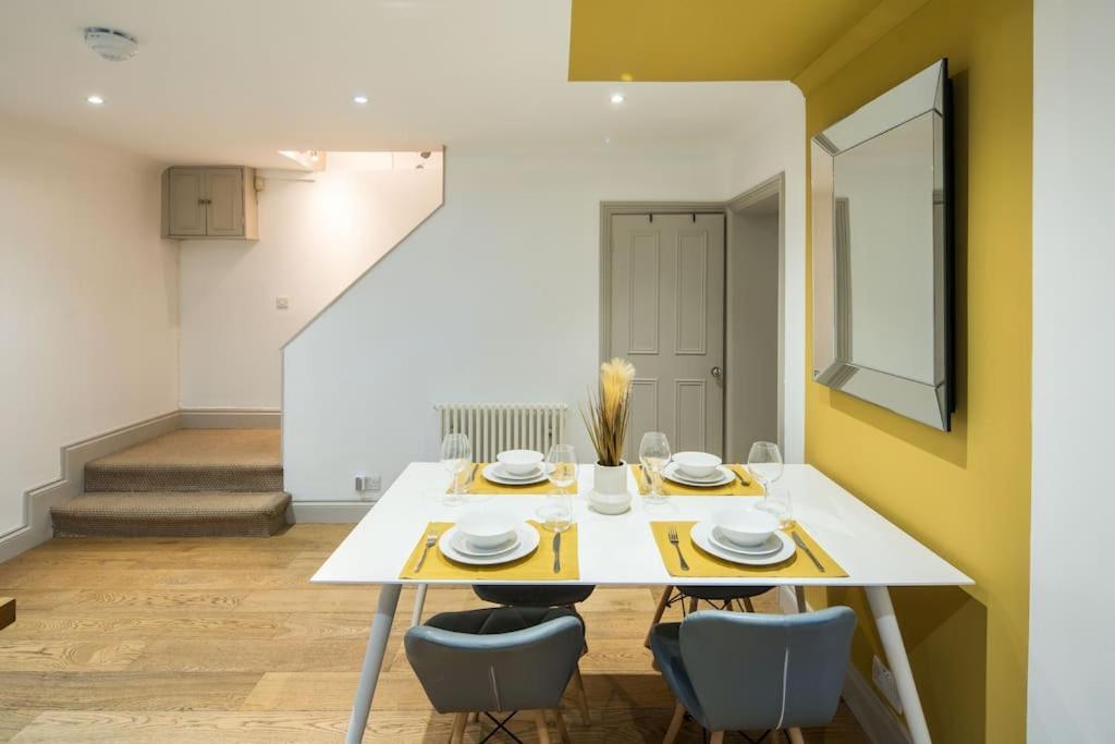 Superb Retreat Central Next Tube Apartment London Bagian luar foto